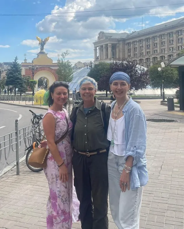 До України прибула Джеймі Деванс — цілителька з великим серцем і безцінним досвідом
