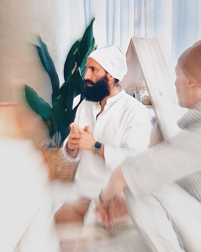Jeevan Mukta lecture training seminar. Kundalini yoga and meditation Ukraine. Registration. Meditative healing